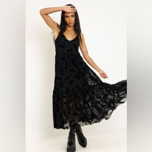 Blackmilk black bats midaxi